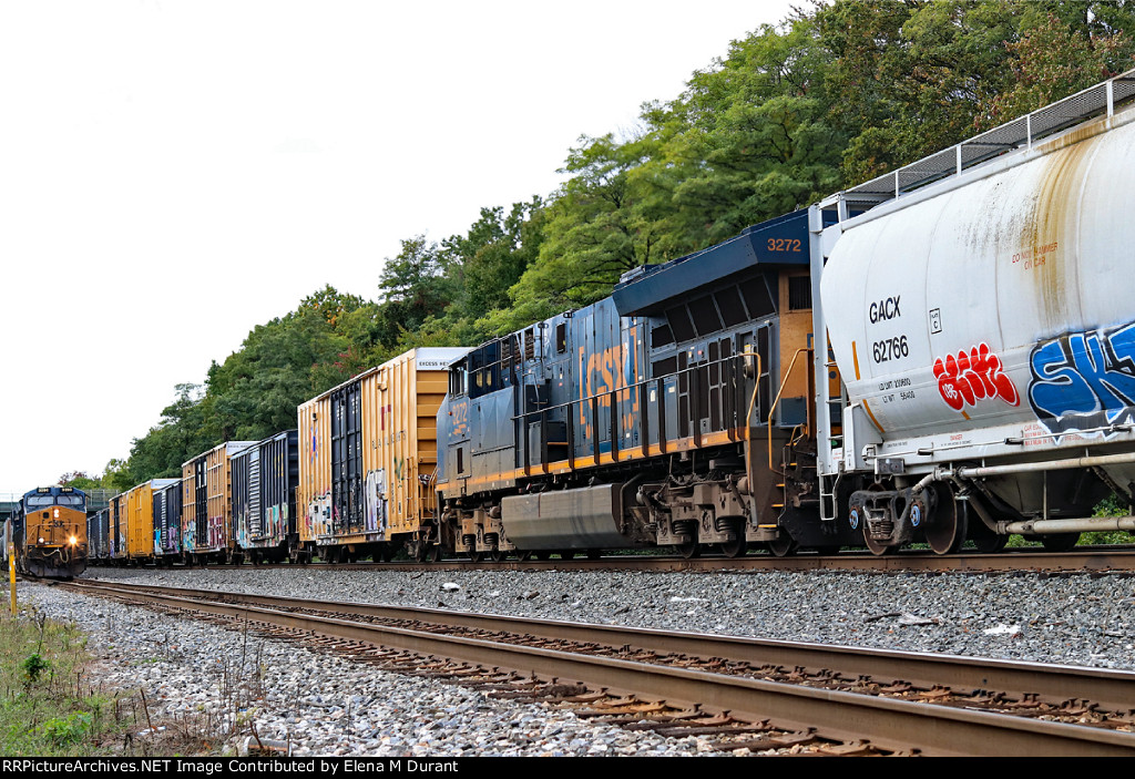 CSX 3272 on X-422